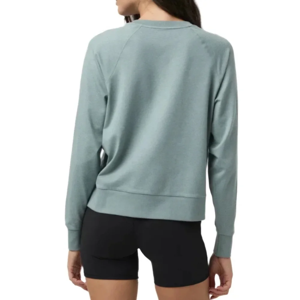 Vuori | Halo Crew Long Sleeve Pullover Sweater Heathered Green VW241, Womens - Picture 2 of 7